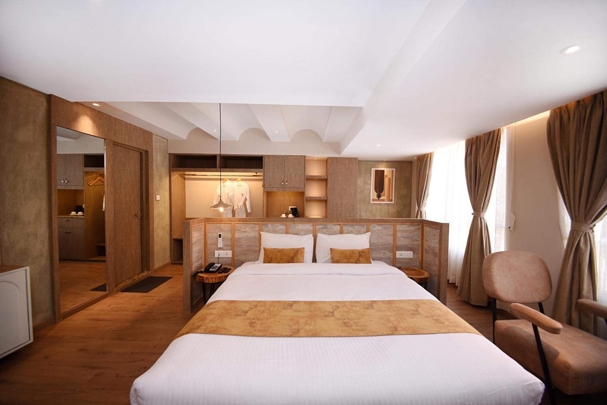 Daali Hotel & Apartment Катманду Екстериор снимка