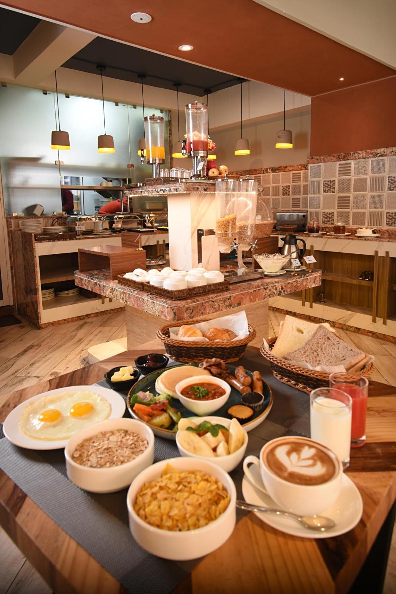 Daali Hotel & Apartment Катманду Екстериор снимка