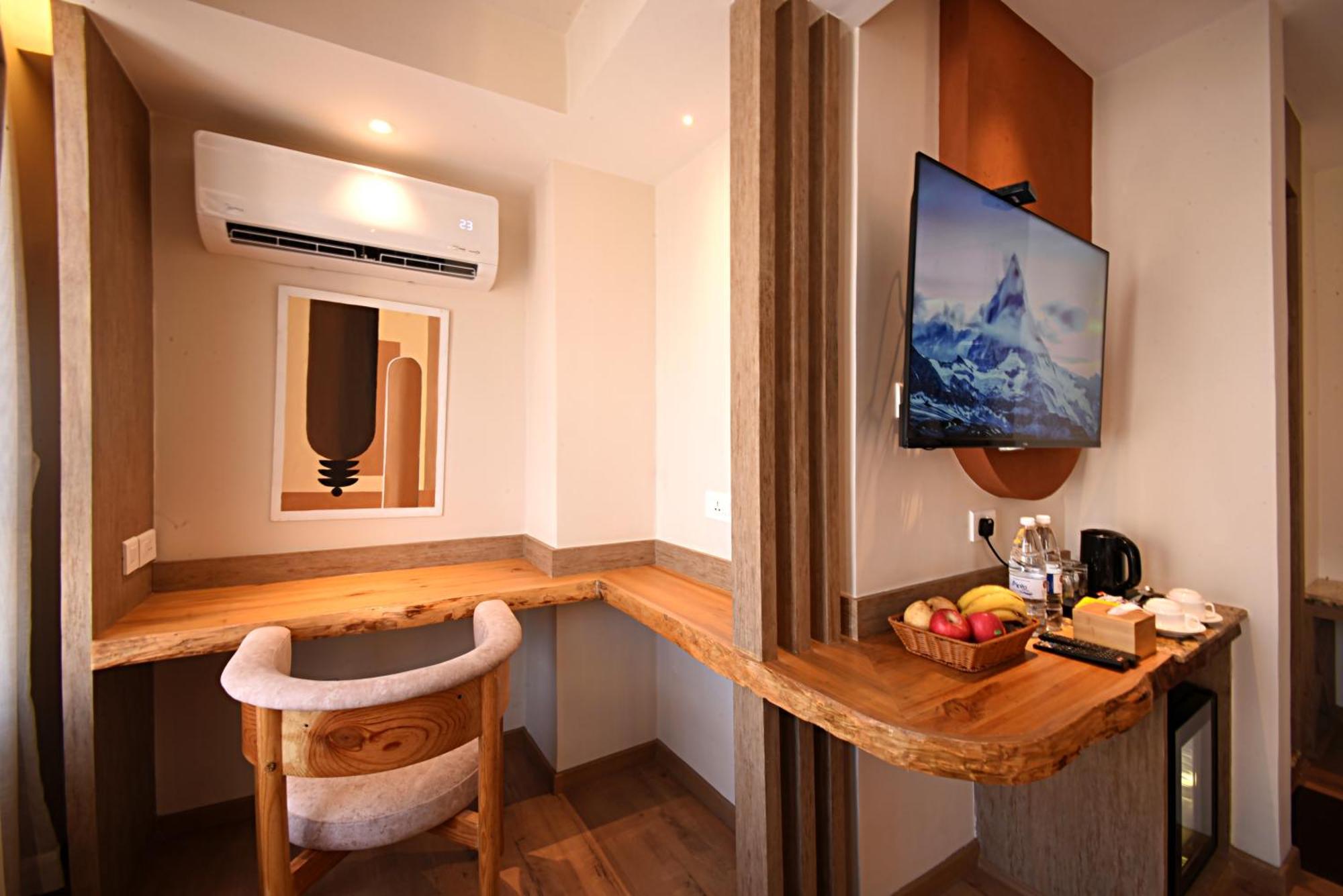 Daali Hotel & Apartment Катманду Екстериор снимка