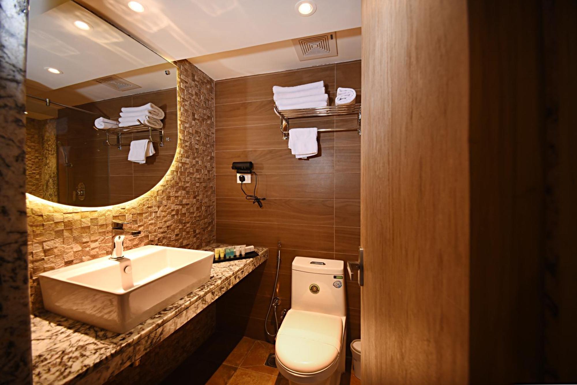 Daali Hotel & Apartment Катманду Екстериор снимка